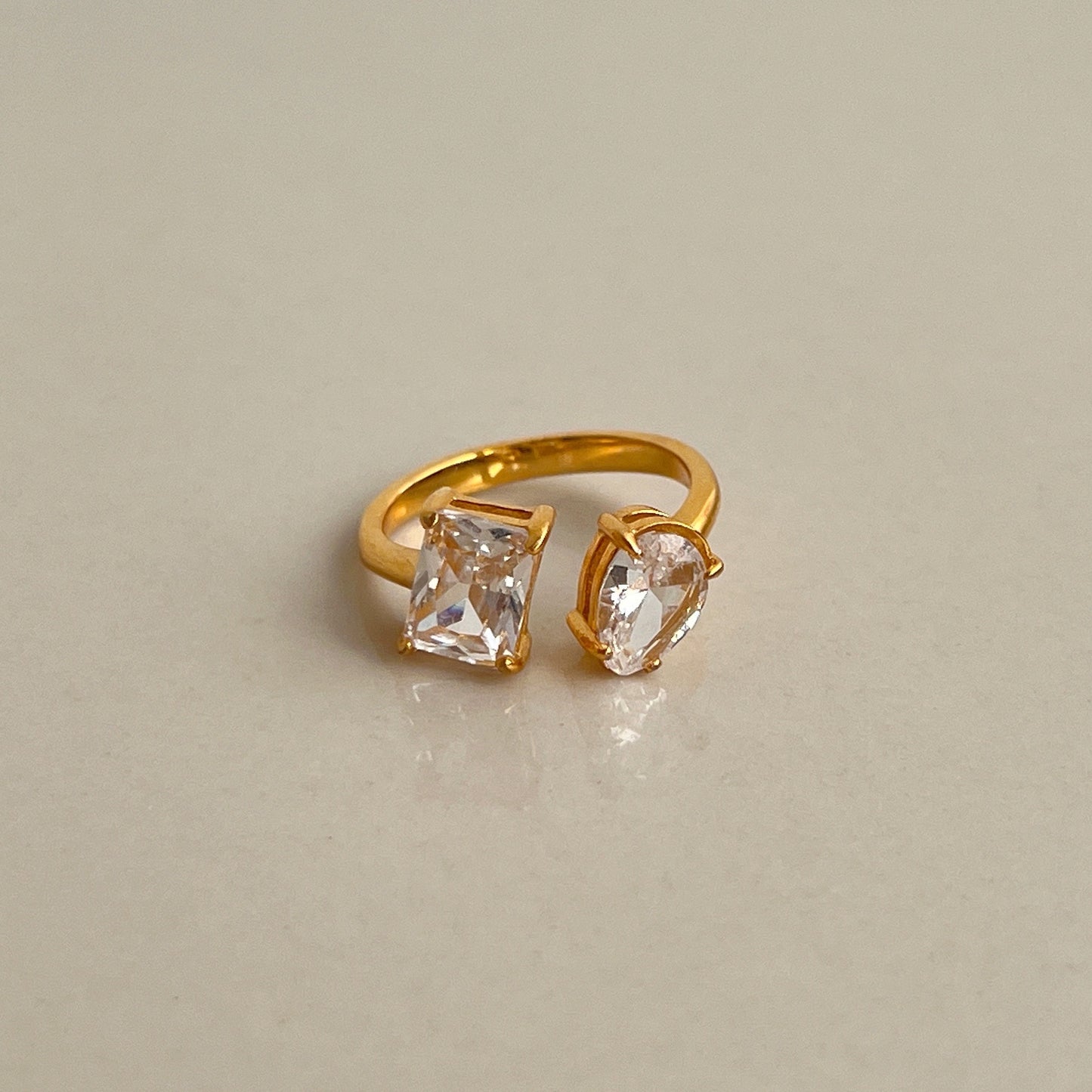 Anillo con Zirconias | dorado | ajustable