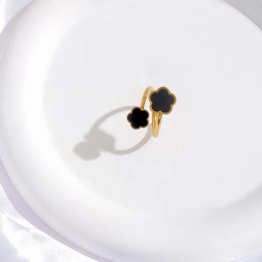 Anillo con flores negras | ajustable