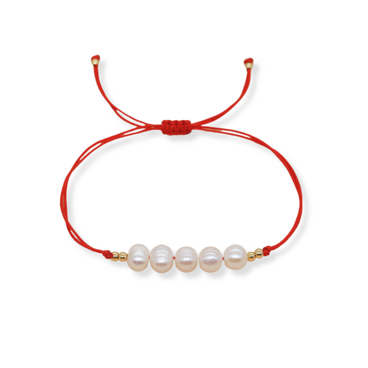 Pulsera de hilo rojo con perlas | ajustable