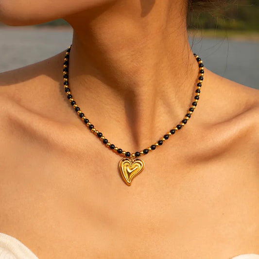 Collar Camila Corazón | Acero Inoxidable Dorado y Negro | Hipoalergénico
