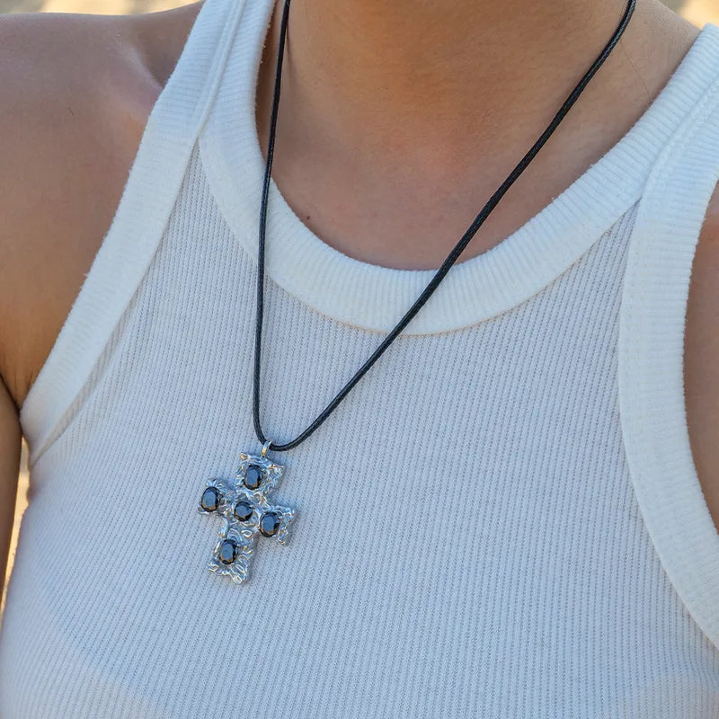 Collar de cruz con zirconias | varios colores