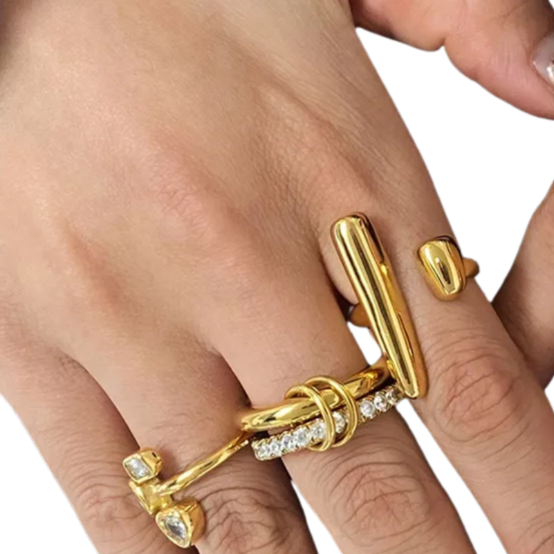 Anillo Dorado con Nudo y Cristales - Set de 3 Bandas