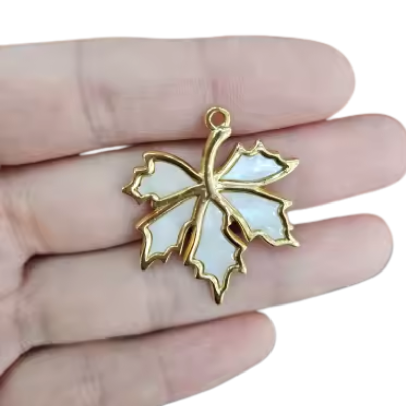 Collar de Hoja de Maple -en  Nácar y Tornasol- Oro 18K
